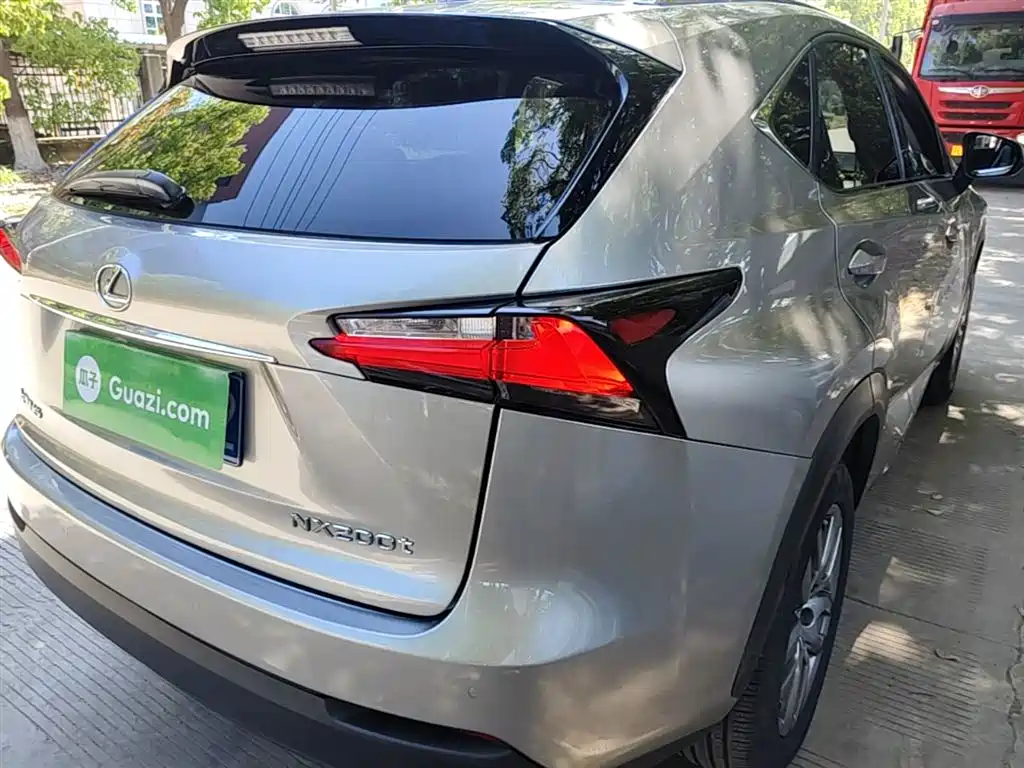 Lexus NX 2015 200t AWD F Sport фото 8