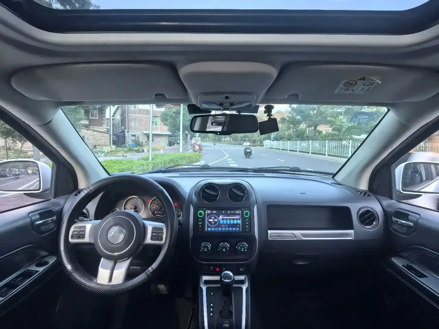 Фото 16 - Jeep Compass (Import)