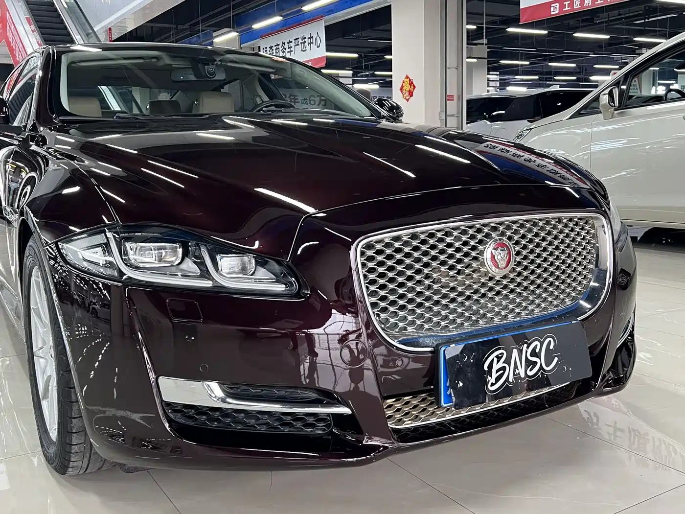 JAGUAR XJ
