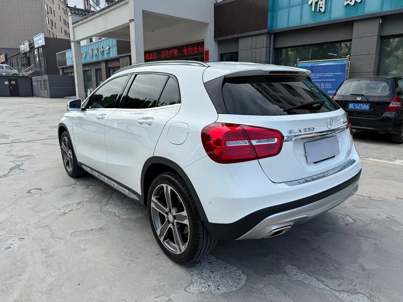 Mercedes-Benz GLA 2015 GLA 220 4MATIC Luxury фото 5