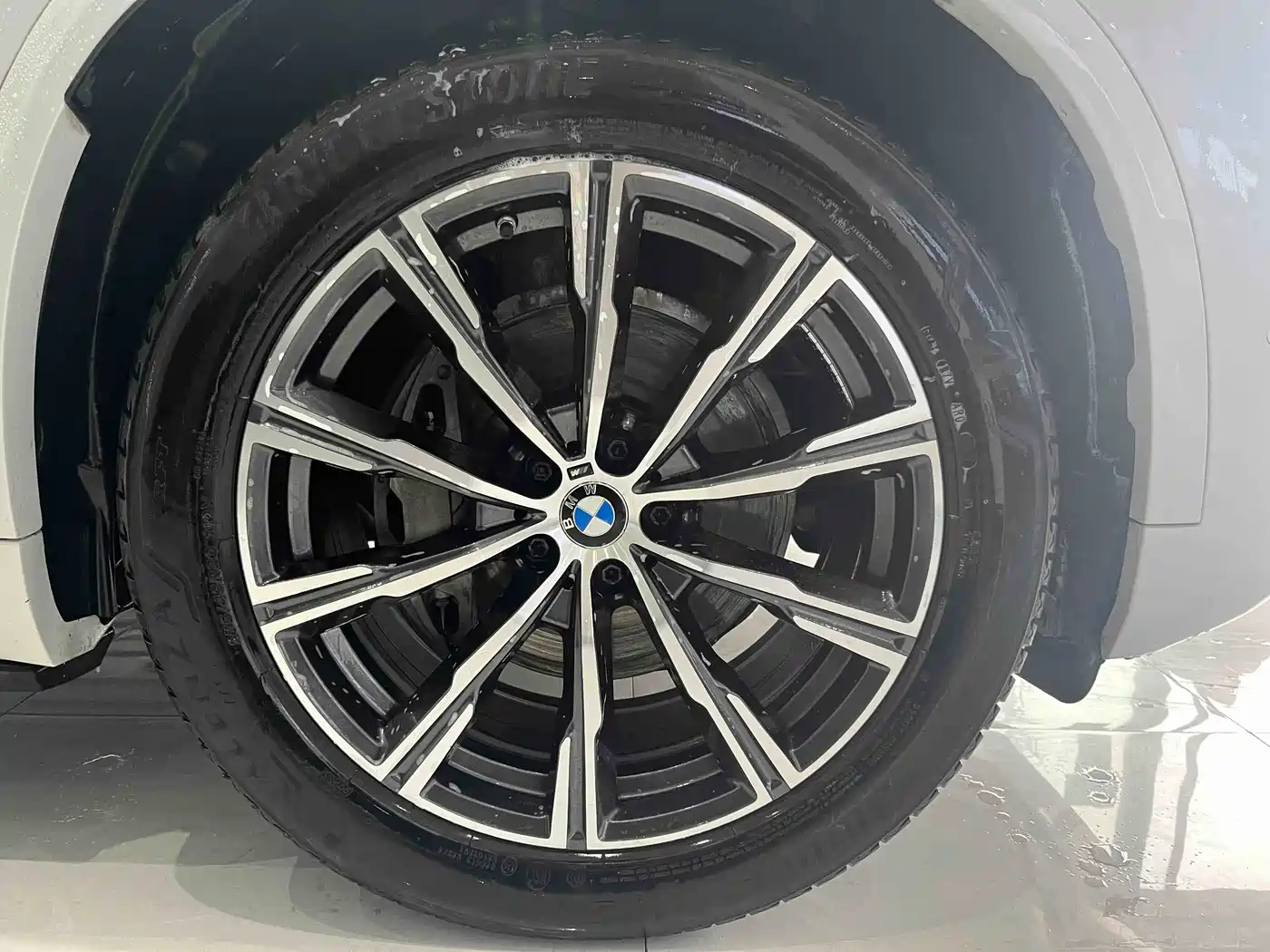 BMW X5 (Import) 2019 xDrive40i M Sport Package фото 16