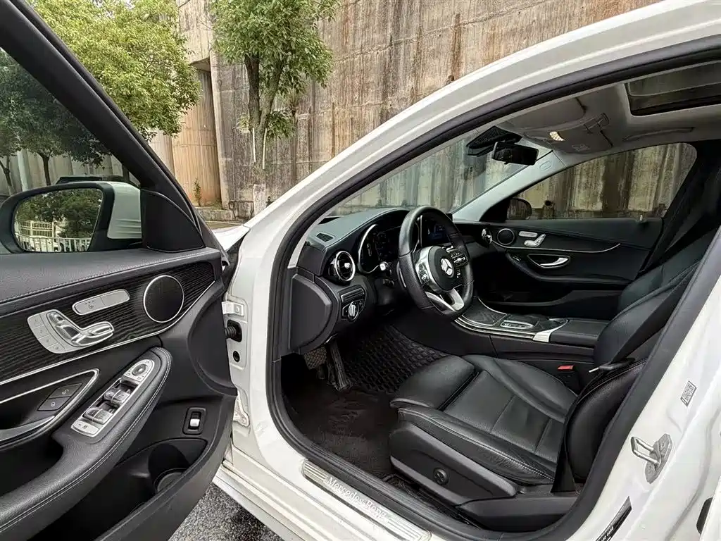 Mercedes-Benz C-Class 2020 Facelift C 260 L Sport фото 10