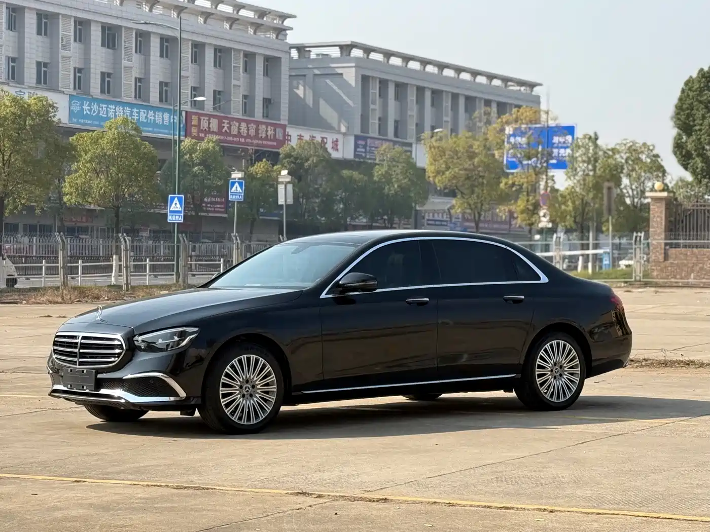 Mercedes-Benz E-Class 2023 E 300 L Luxury фото 3