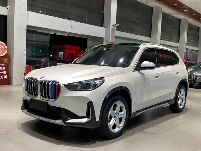 BMW X1 sDrive20Li, X Дизайн-пакет