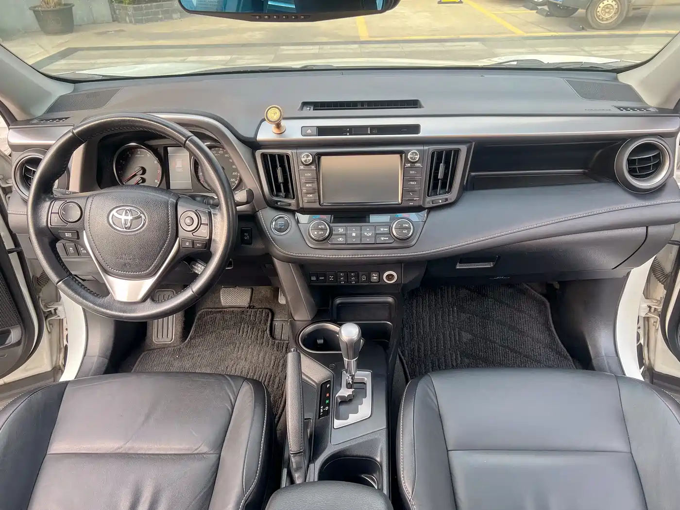 Toyota RAV4 Rongfang 2018 2.5L Automatic 4WD Elite i Edition фото 12