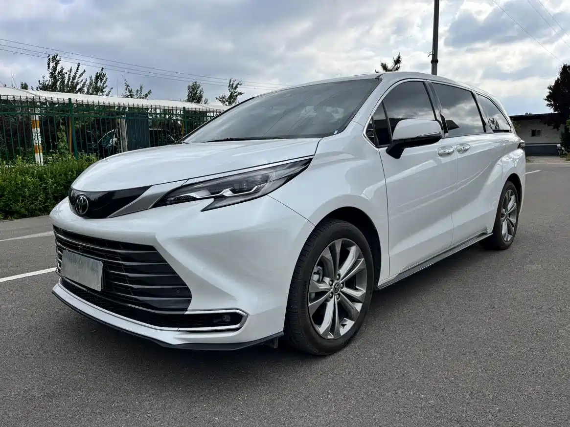 Toyota Sienna 2026 2.5L Hybrid FWD Exclusive Premium Edition