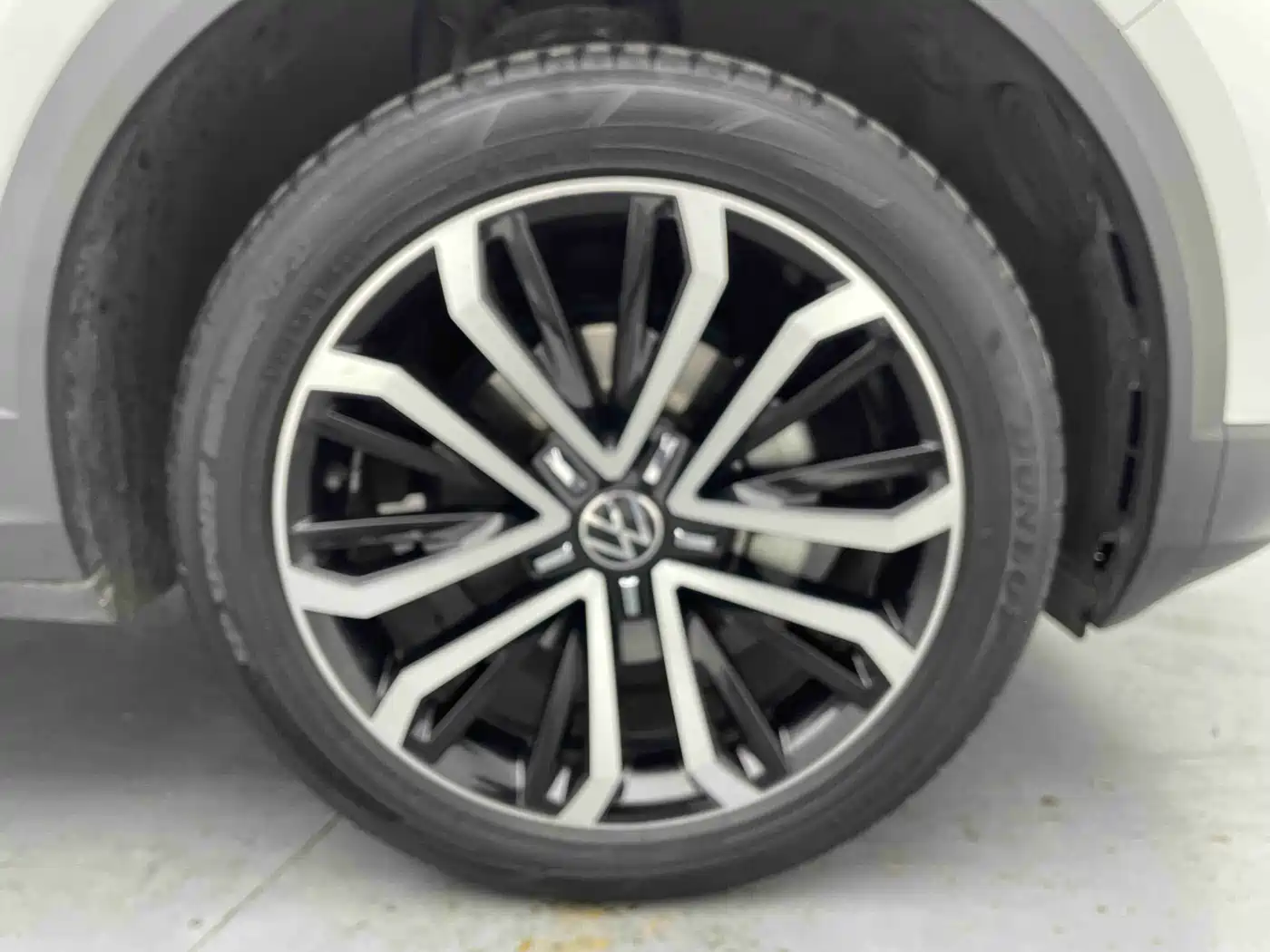 Volkswagen T-ROC 2021 Facelift 280TSI DSG 4WD Luxury Smart Connect Edition фото 8