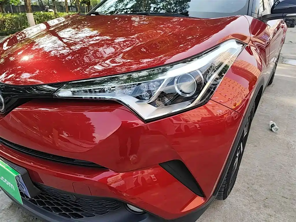 Toyota C-HR 2020 Model 2.0L Leading фото 24