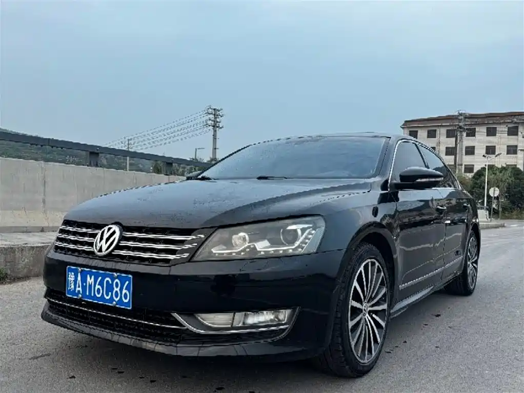 Volkswagen Passat 2013 2.0TSI DSG Zhizun фото 4