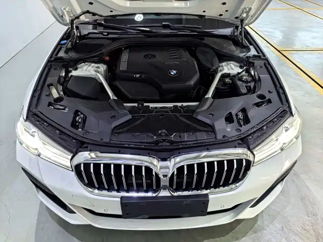 BMW 5 Series 2022 Facelift II 530Li Premium Package M Sport — фото 3