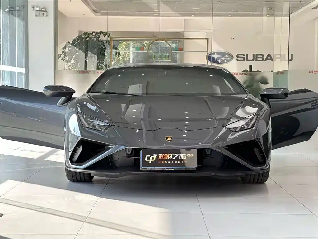 LAMBORGHINI HURACÁN