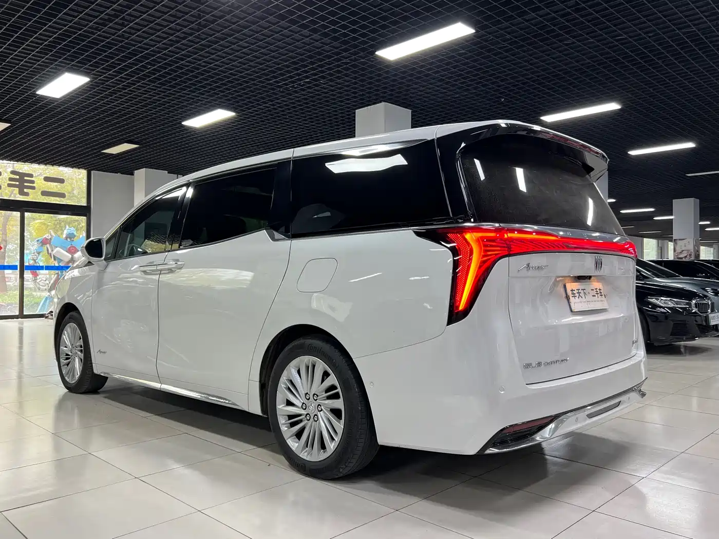 Buick Century 2025 2.0T 6-Seater World Edition фото 4