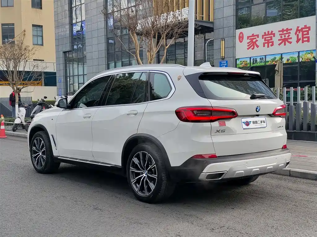 BMW X5 (Import) 2019 xDrive40i M Sport Package фото 4