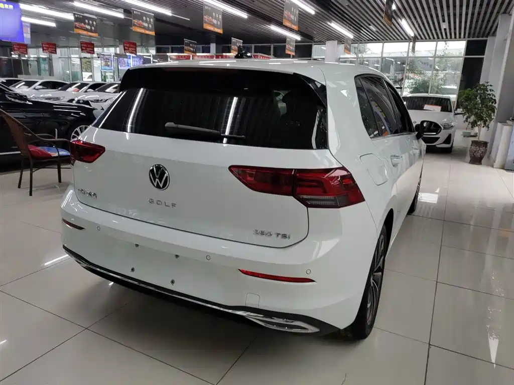 Volkswagen Golf 2023 Facelift 280TSI DSG Pro фото 23