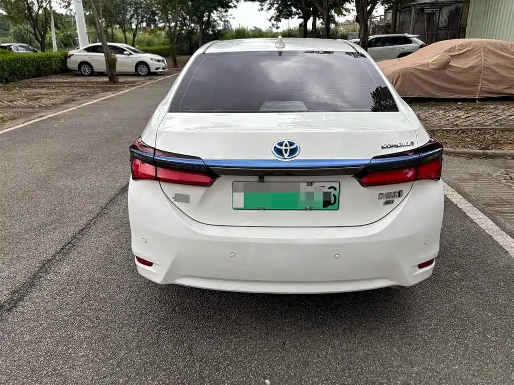 Toyota Corolla Twin Engine E+ 2020 1.8L E-CVT Comfort Edition фото 9