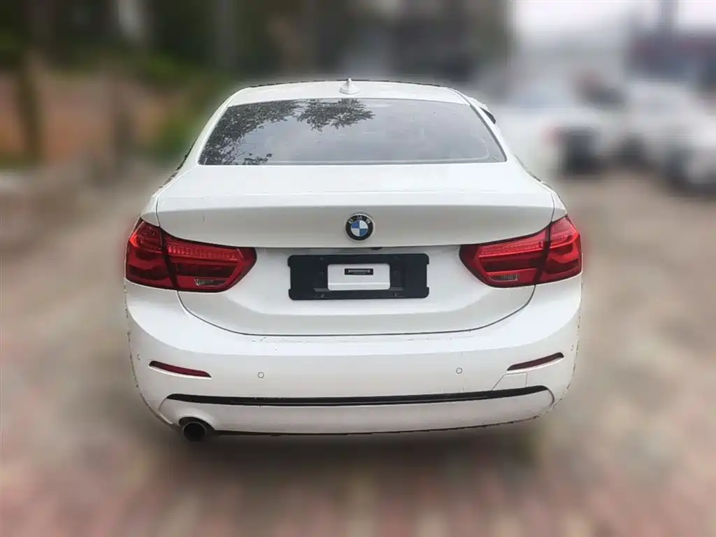 BMW 1 Series 2018 Facelift 118i Sport фото 10