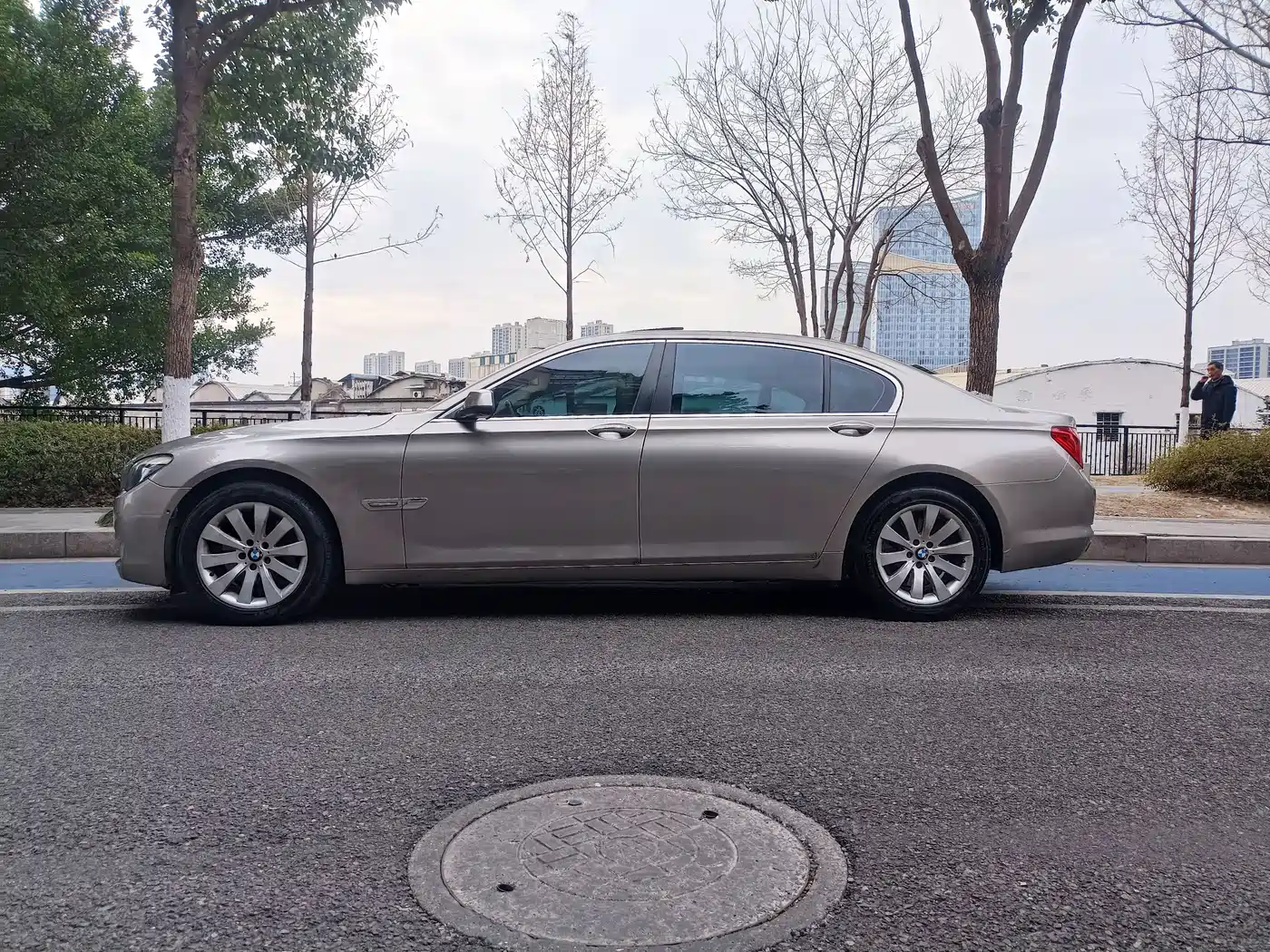 BMW 7 Series 2009 740Li Premium фото 3