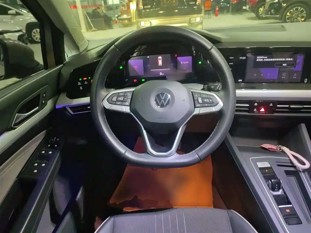 VOLKSWAGEN GOLF