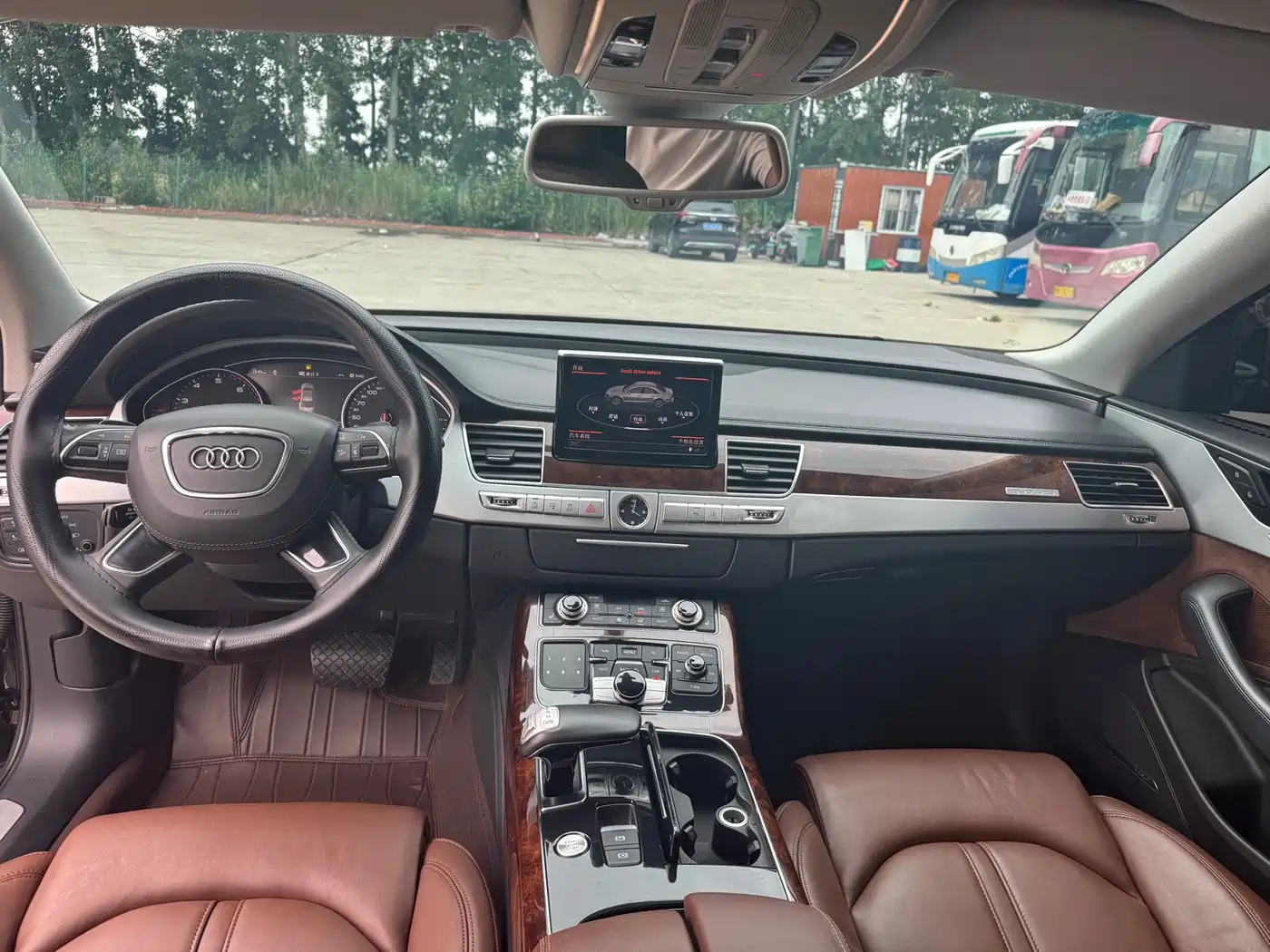 Audi A8 2013 A8L 55 TFSI quattro Luxury фото 3