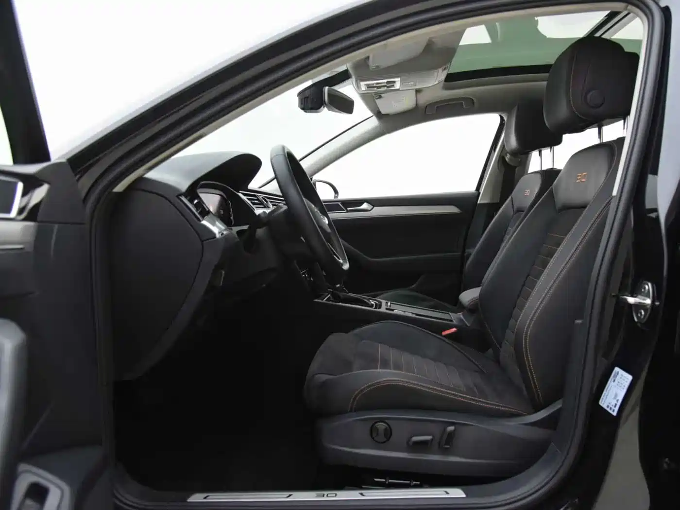 Volkswagen Magotan 2021 330TSI DSG 30th Anniversary Edition фото 6