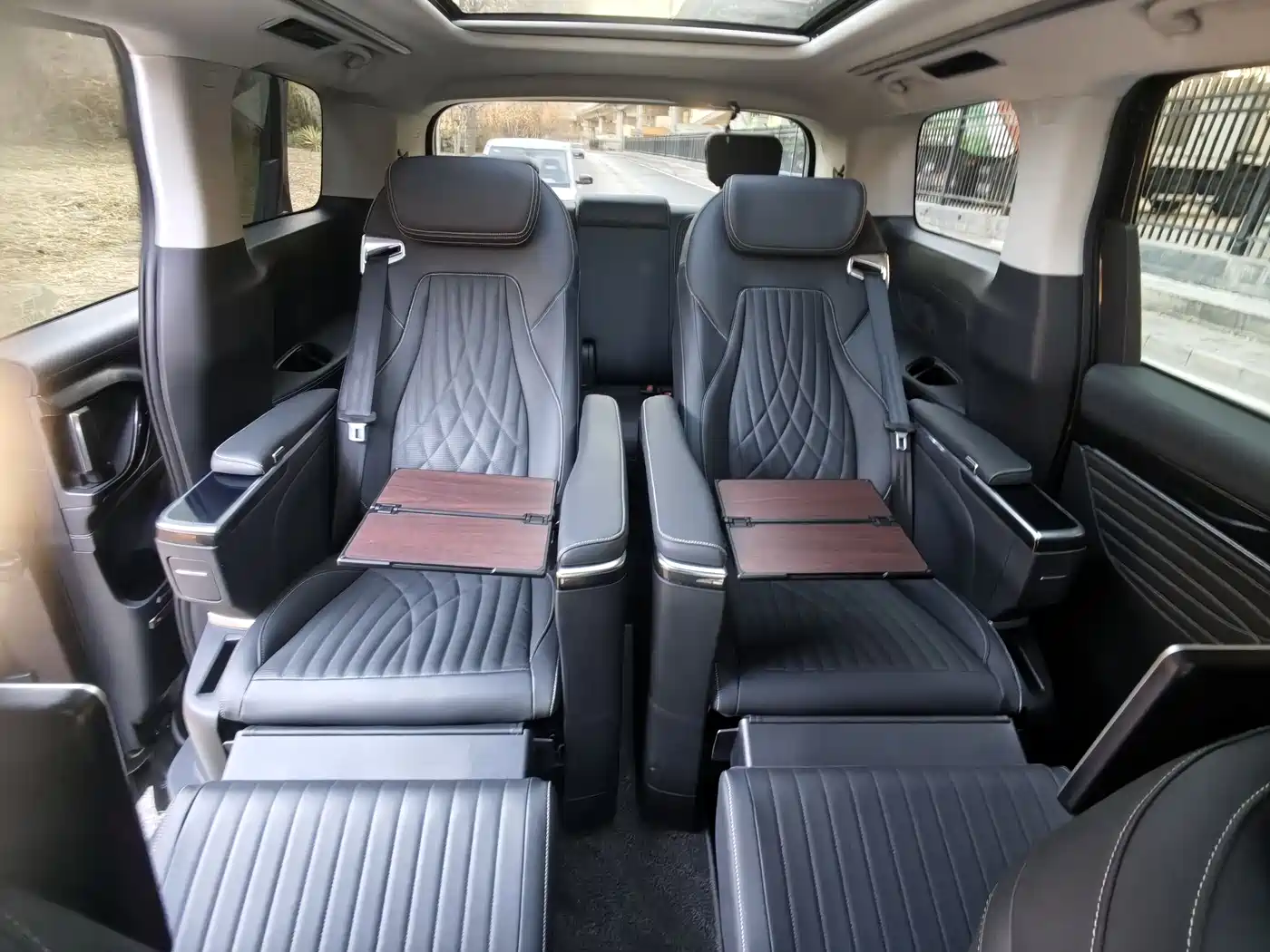 SAIC Maxus Maxus G90 2024 2.0T Interstellar 7-Seater фото 19