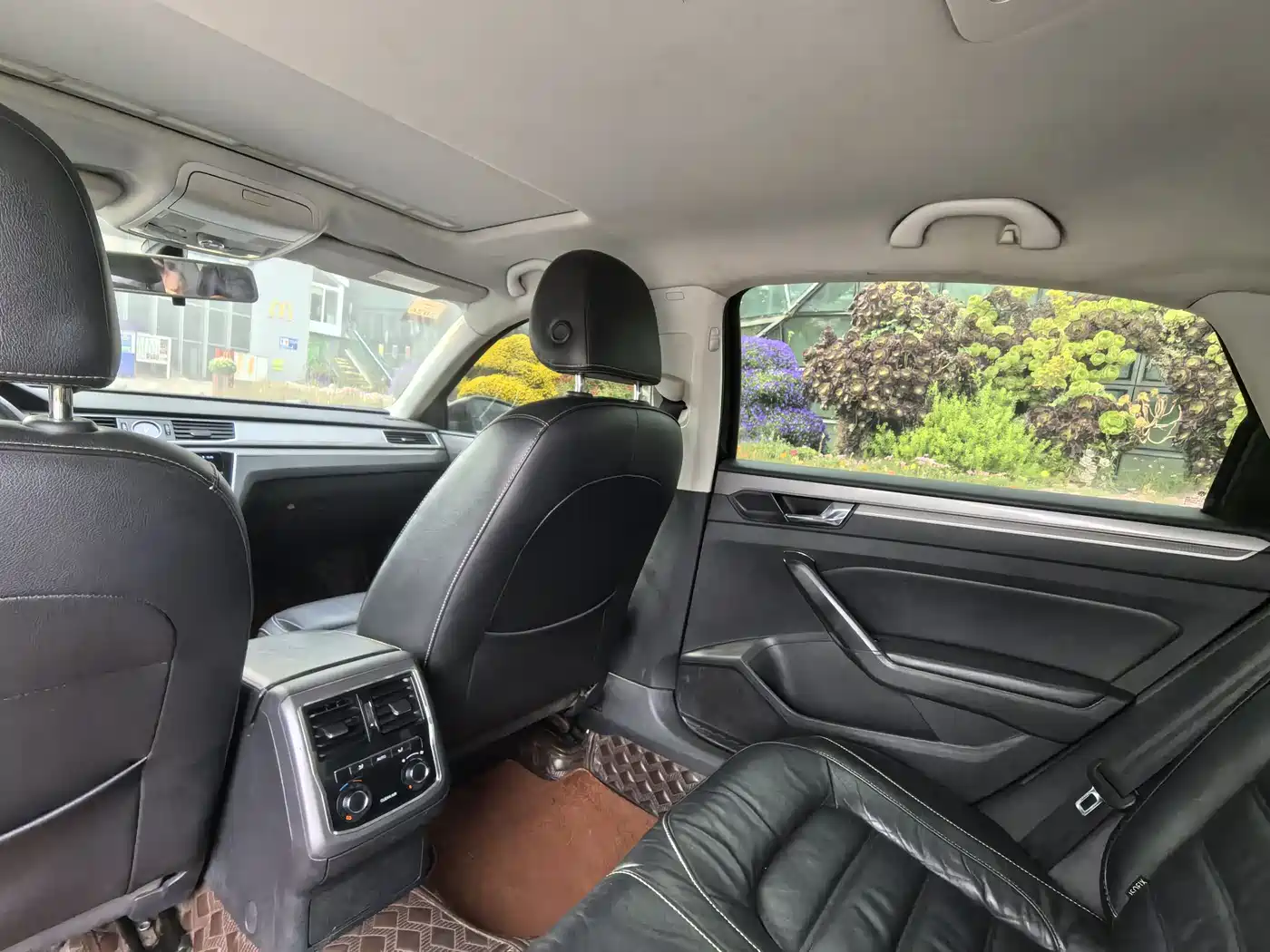 Volkswagen Passat 2017 280TSI DSG Prestige фото 11