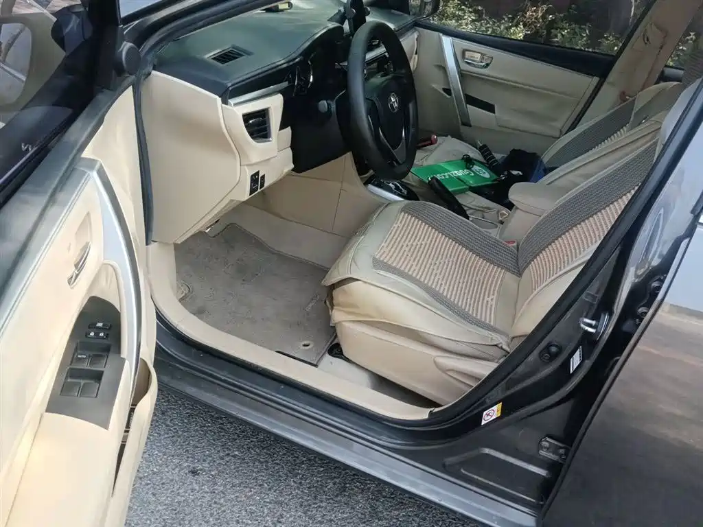 Toyota Corolla 2014 1.6L CVT GL фото 13