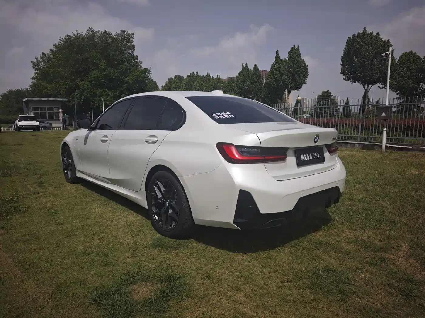 BMW 3-SERIES