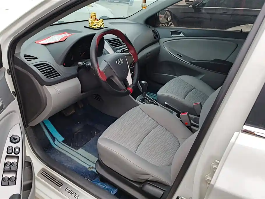 Hyundai Verna 2014 1.4L Automatic Smart GLS фото 9