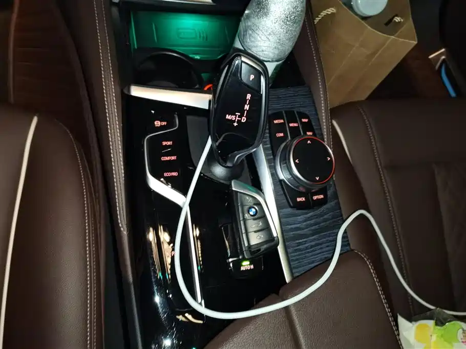 BMW 5 Series 2021 530Li Leading M Sport Package фото 16