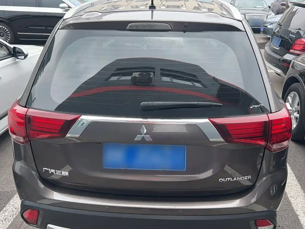 Mitsubishi Outlander 2017 2016 2.4L 4WD Elite Edition 5-seater