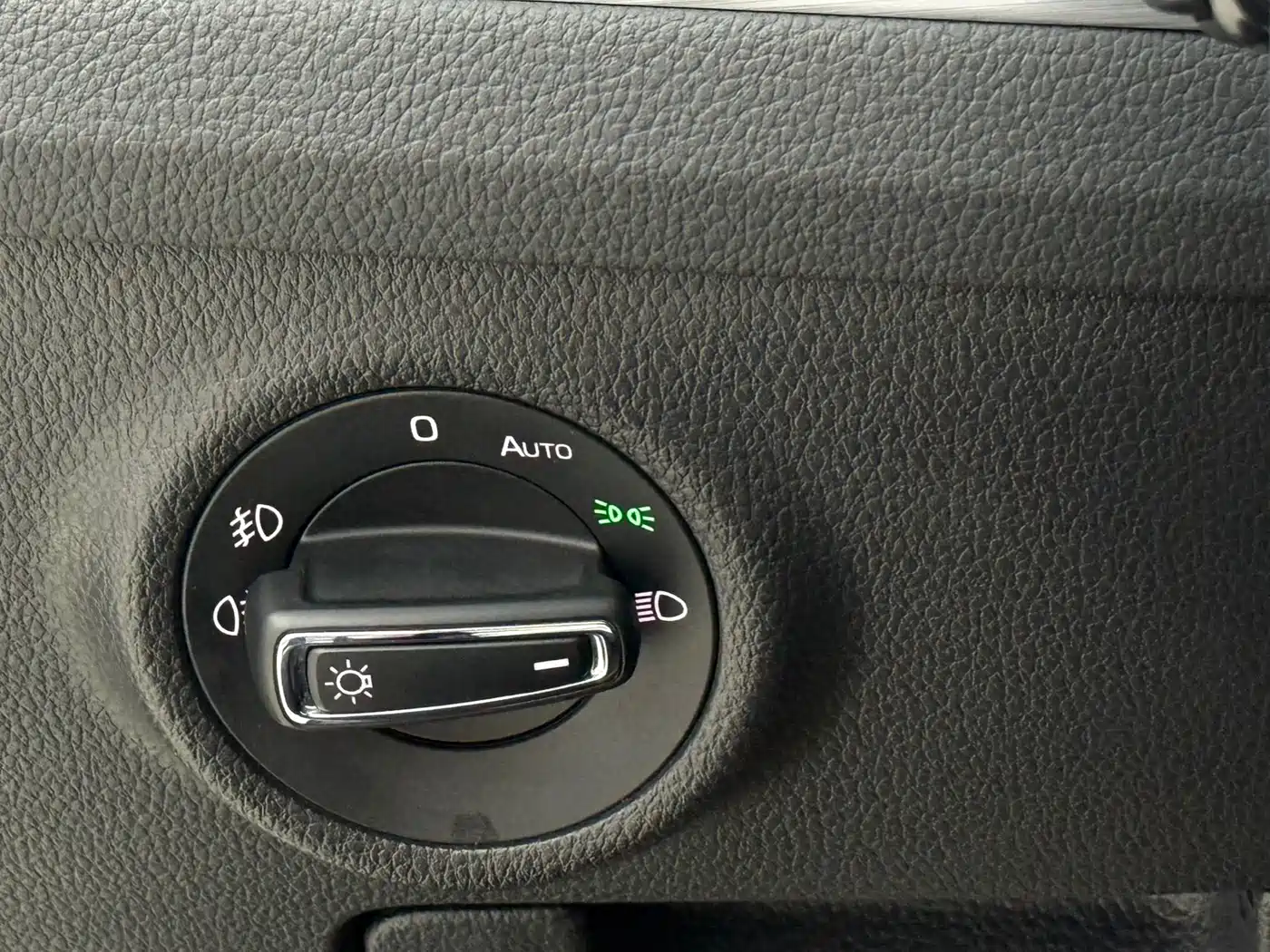 Škoda Superb 2023 TSI280 DSG Premium Edition фото 18