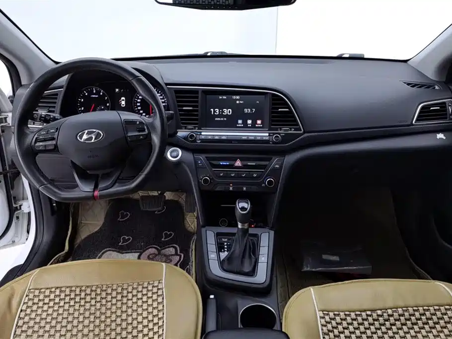 Hyundai Elantra 2018 1.4T DCT Dynamic·Vitality Model фото 12