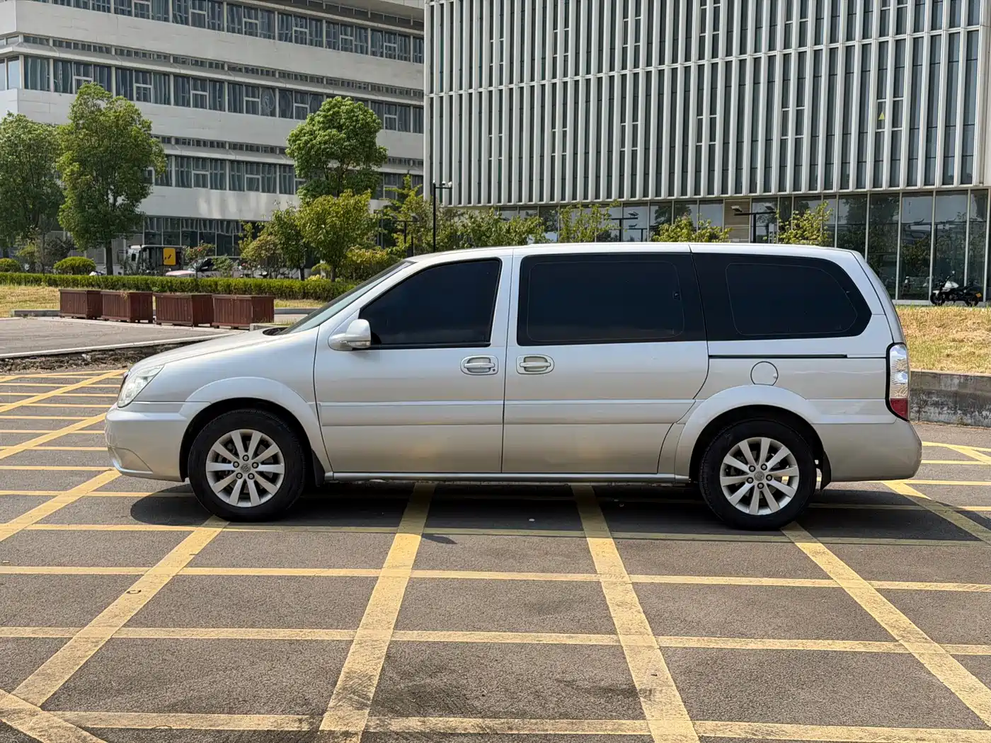 Buick GL8 2011 2011 2.4L LT Executive Edition