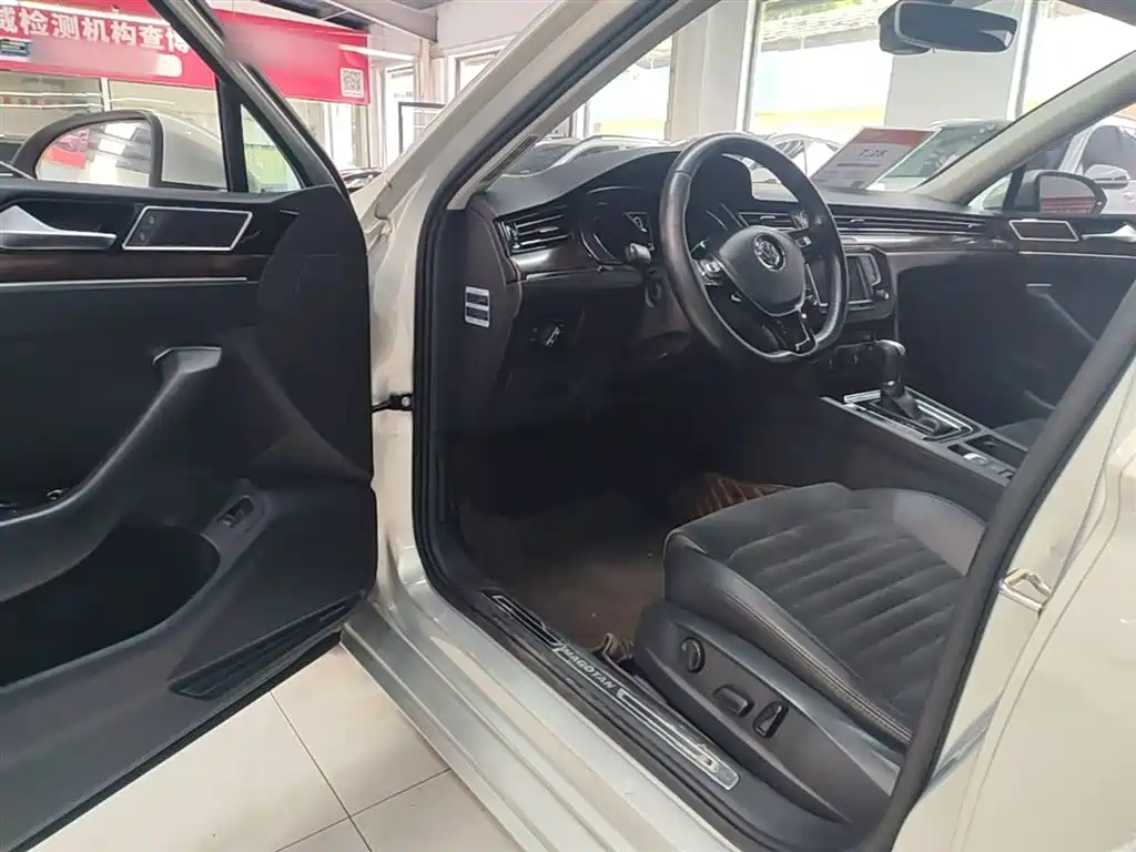 Volkswagen Magotan 2017 330TSI DSG Luxury фото 16