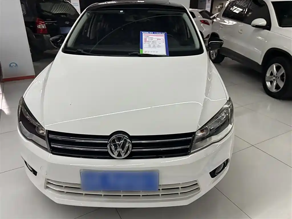 Volkswagen Jetta 2016 1.6L 25th Anniversary Edition фото 4