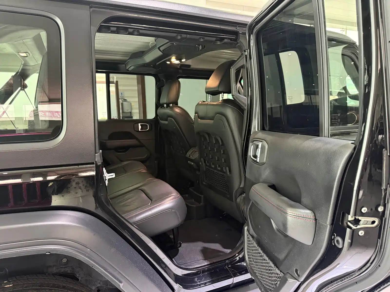 صورة 8 - Jeep Wrangler
