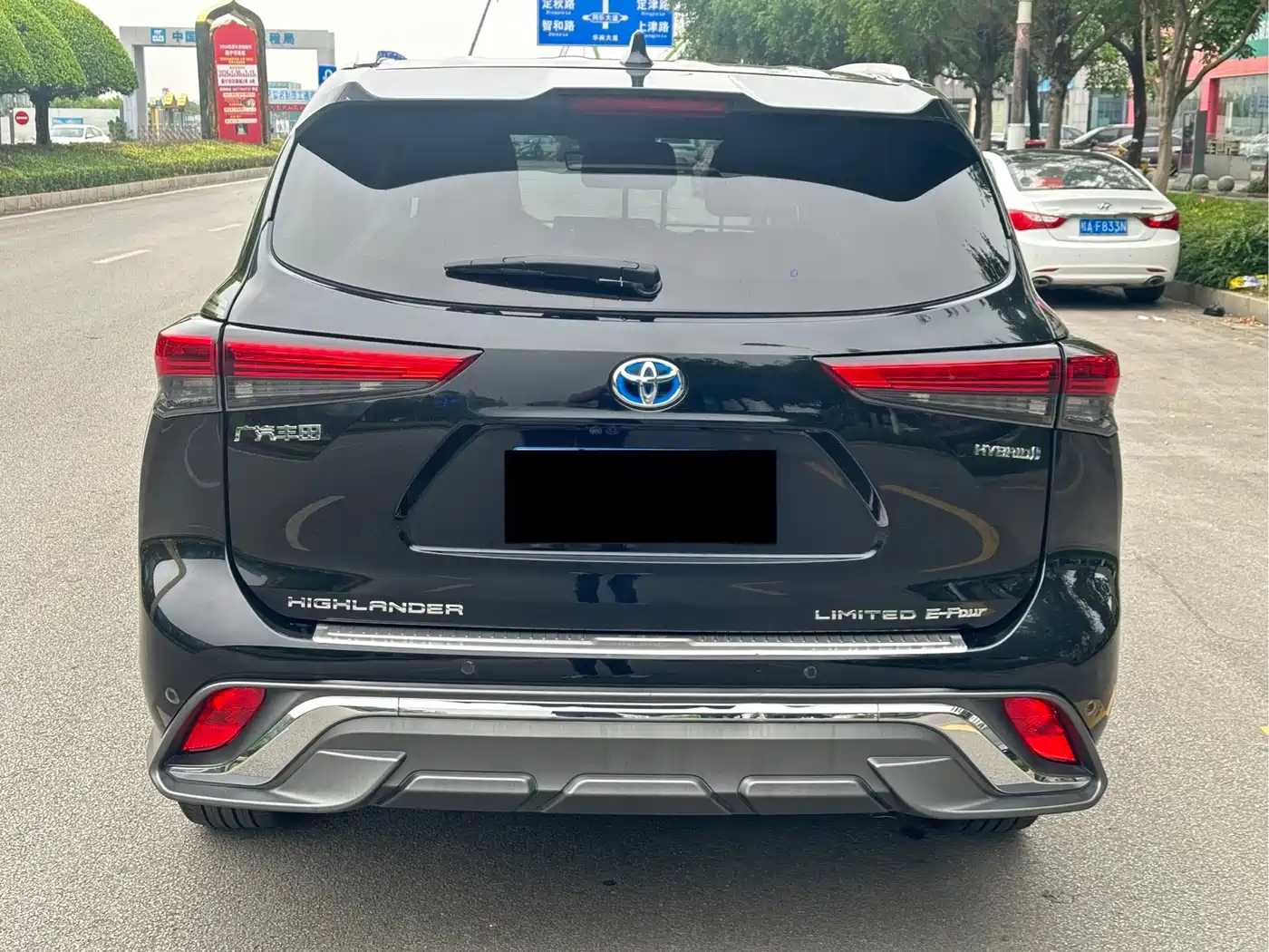 Toyota Highlander 2022 Dual Engine 2.5L 4WD Supreme Edition 7-Seater фото 5
