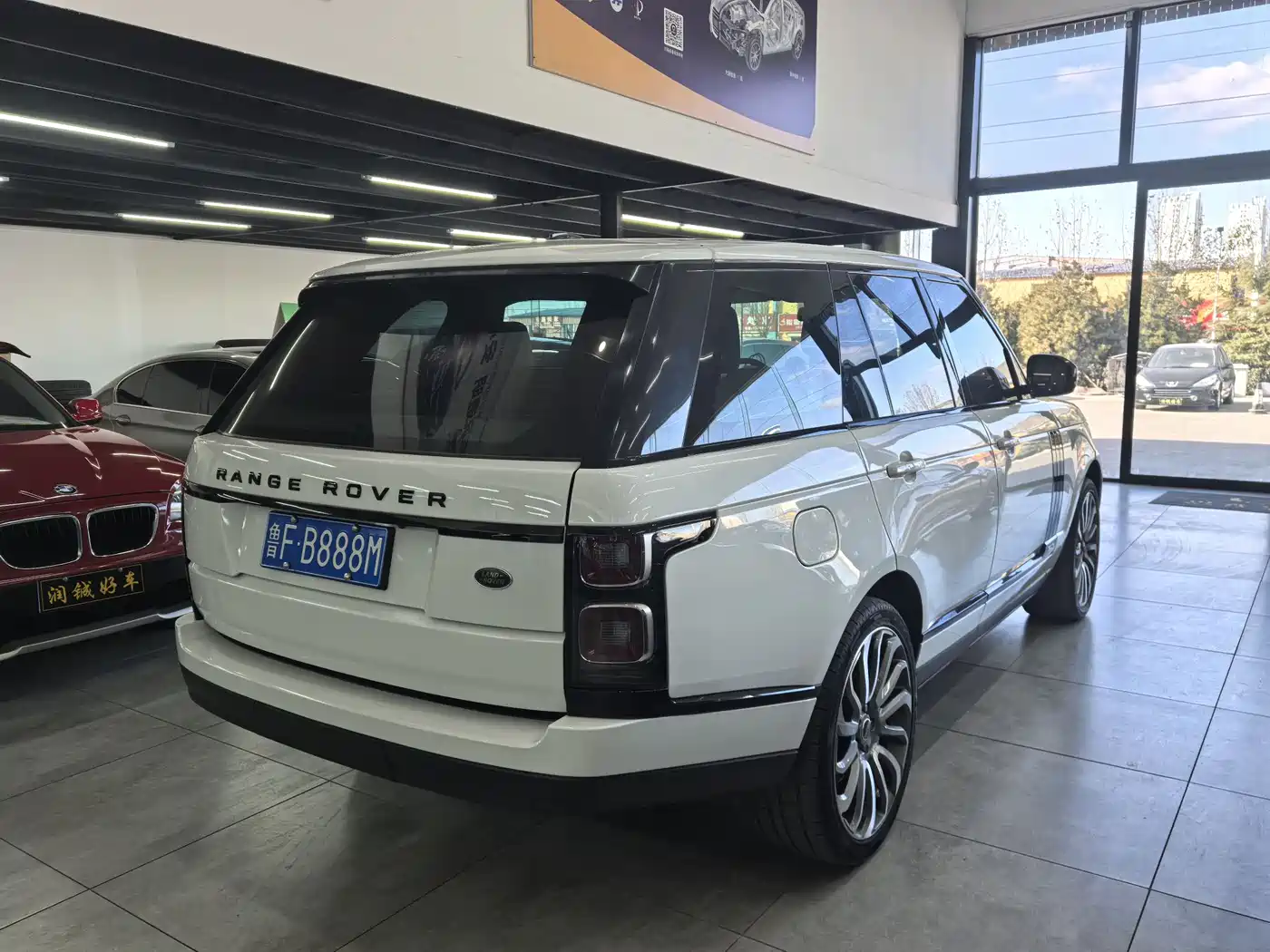 Land Rover Range Rover 2017 3.0 SC V6 Golden Age Edition фото 5