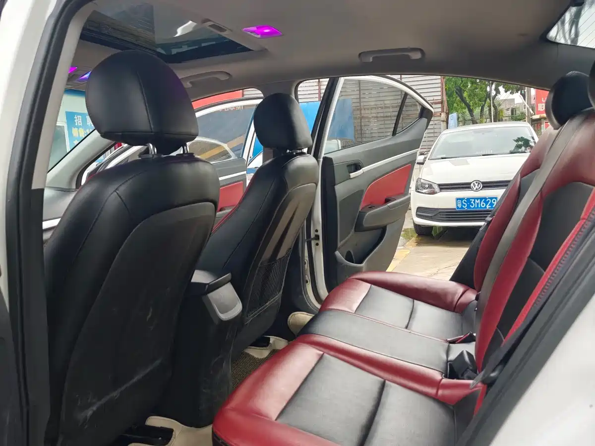 Hyundai Elantra 2016 Model 1.6L Automatic Smart Elite фото 11