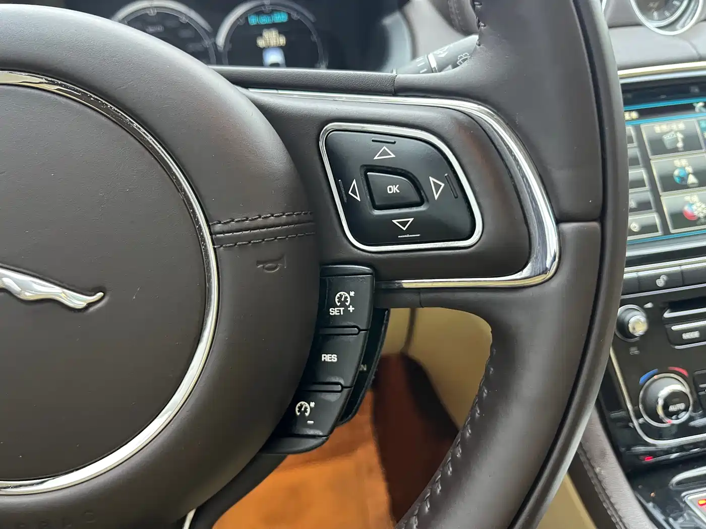 Jaguar XJ 2015 XJL 3.0 SC 2WD Panorama Business Edition фото 16