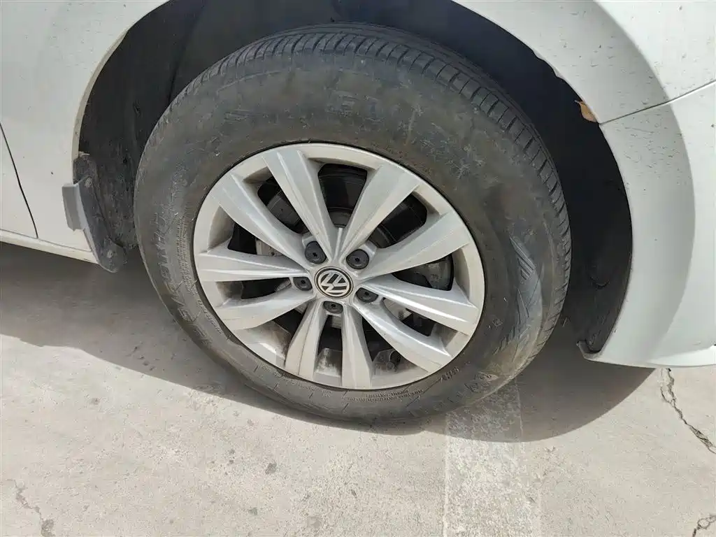 Volkswagen Bora 2018 1.5L Automatic Fashion фото 31