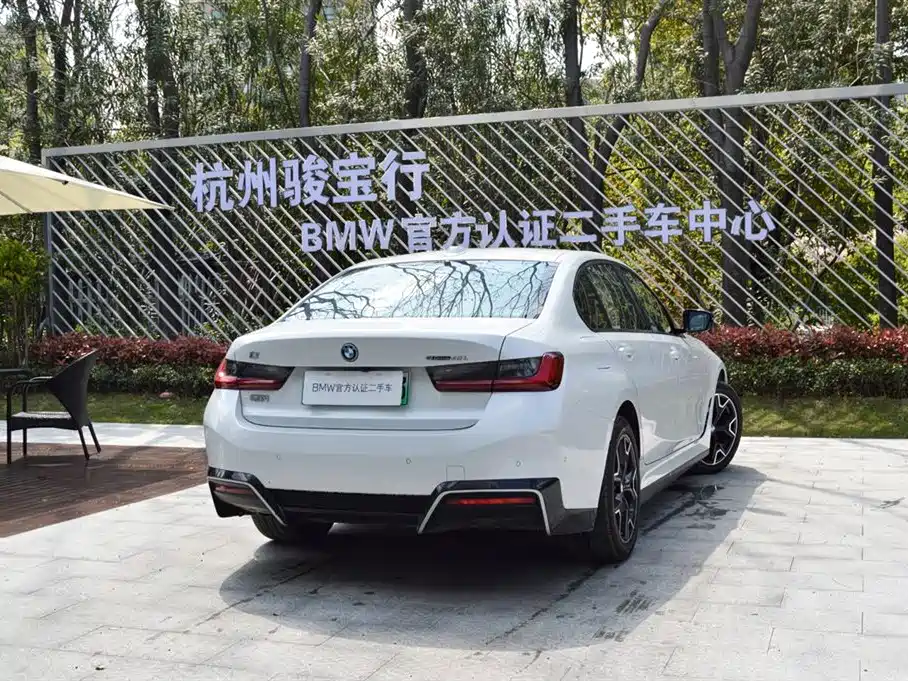 BMW i3 2025 eDrive 40 L Shadow Night Package фото 3