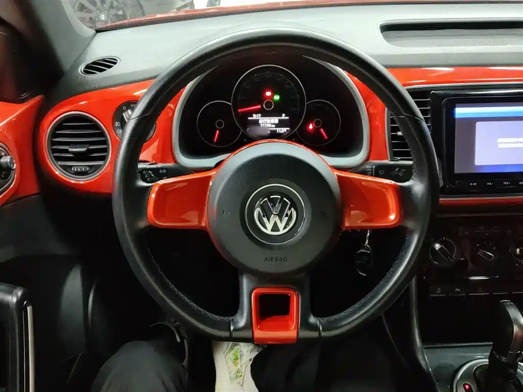 Volkswagen Beetle 2017 180TSI Style фото 11