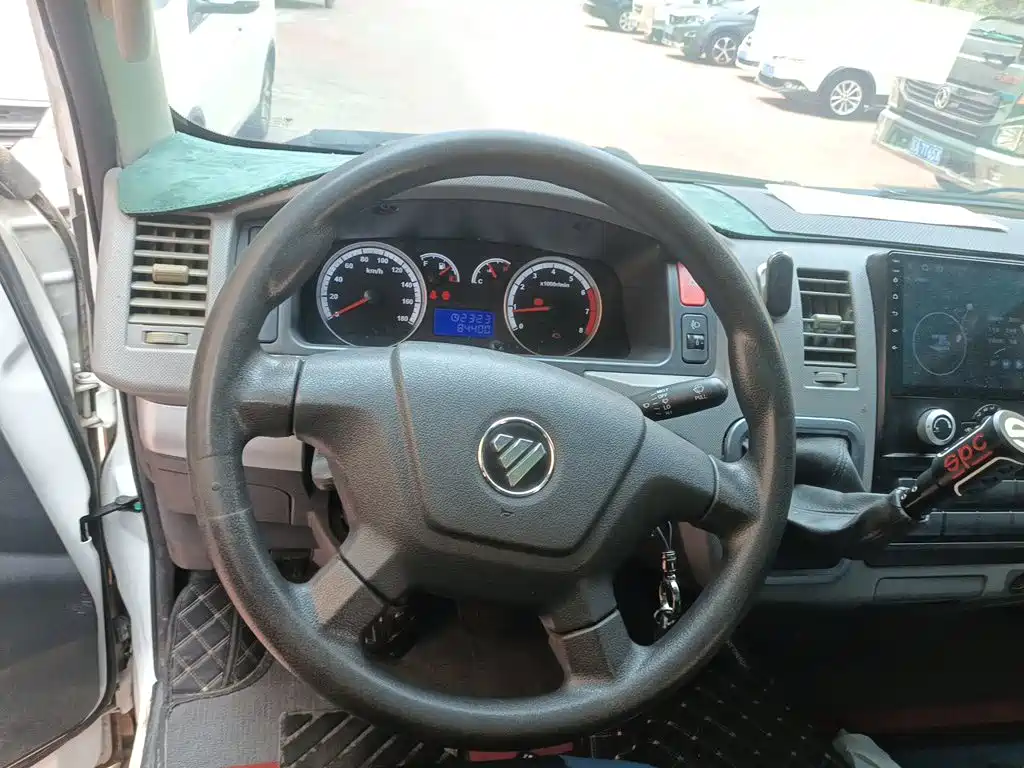 Foton Fengjing G7 2020 2020 Model 2.4L Commercial Long Wheelbase High Roof 6-Seater Business Van China VI 4K22D4M