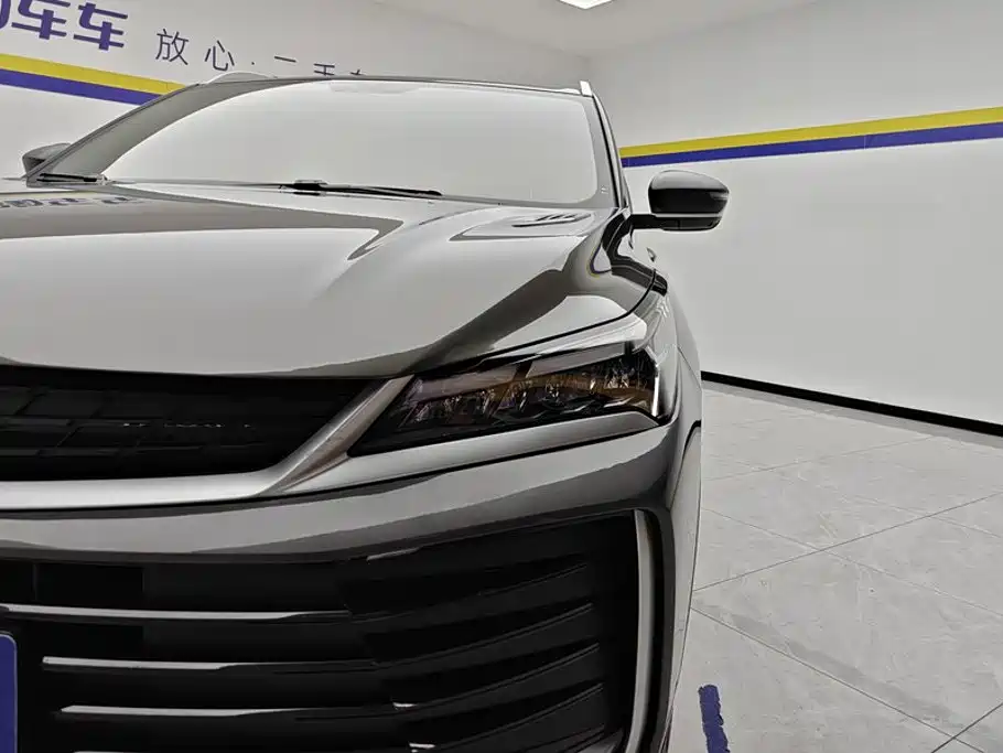 Фото 5 - Geely Coolray