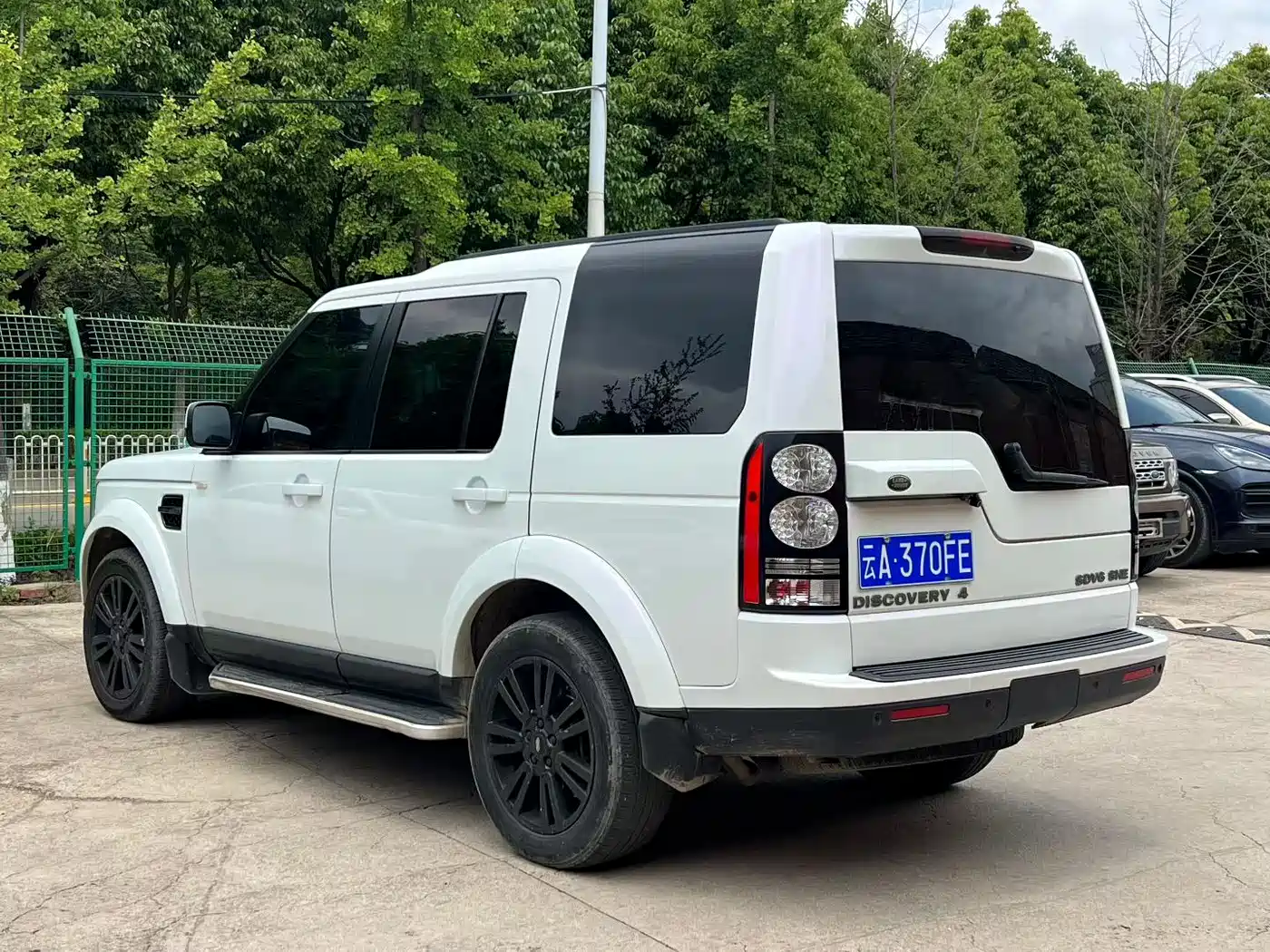 Land Rover Discovery 2011 3.0 SDV6 HSE Diesel фото 9