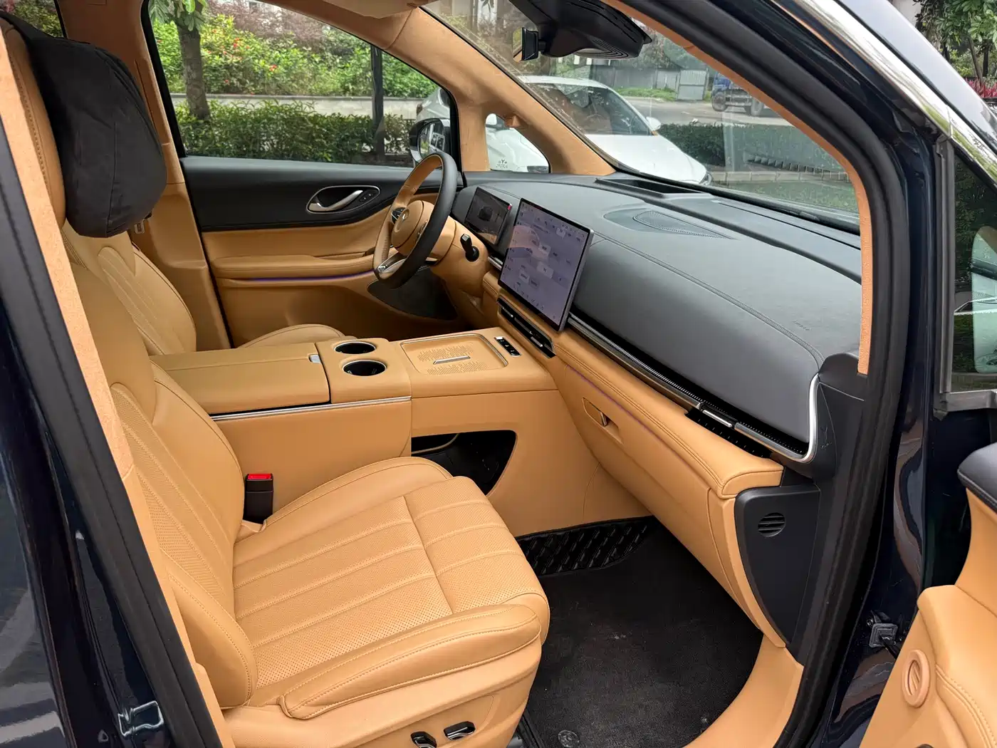 Voyah Auto Voyah Dreamer 2025 Model PHEV 4WD Premium QianKun Edition фото 21