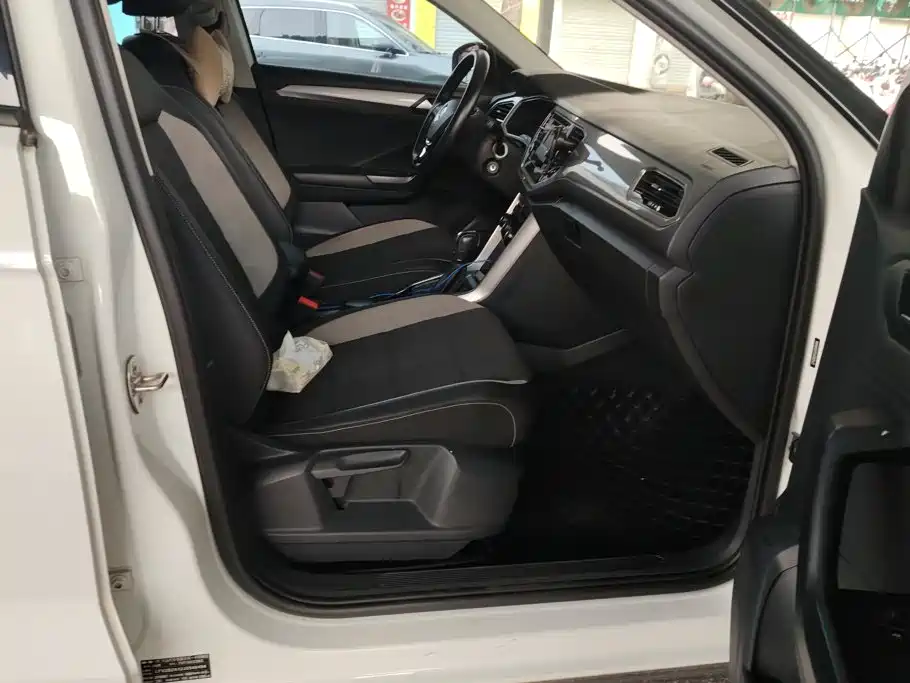 Фото 8 - Volkswagen T-ROC