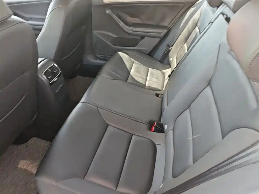 Volkswagen Sagitar 2017 1.6L Automatic Comfort фото 17